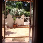 Calme Et Cozy En Rez-de-jardin, Proche De Apartment
