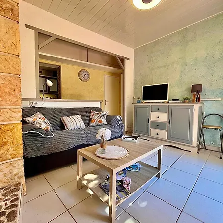Calme Et Cozy En Rez-de-jardin, Proche De Villeneuve-Loubet