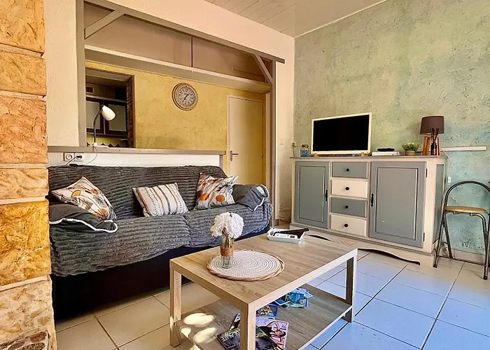 Calme Et Cozy En Rez-de-jardin, Proche De Villeneuve-Loubet