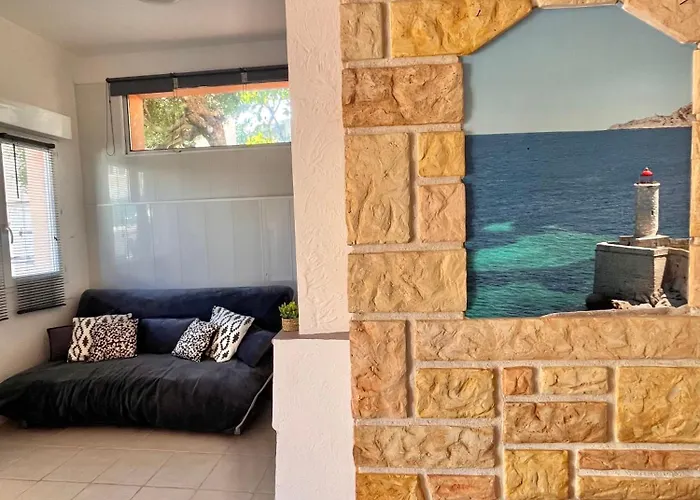 Calme Et Cozy En Rez-de-jardin, Proche De * Villeneuve-Loubet